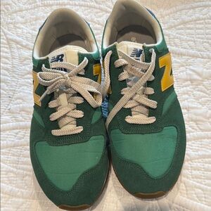 New Balance mens Green Sneakers